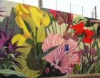 Muralista brasileiro brilha em Lisboa com mural exaltando a flora local
